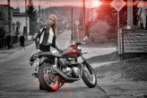 RoniBit                             Zoe i motocykl            