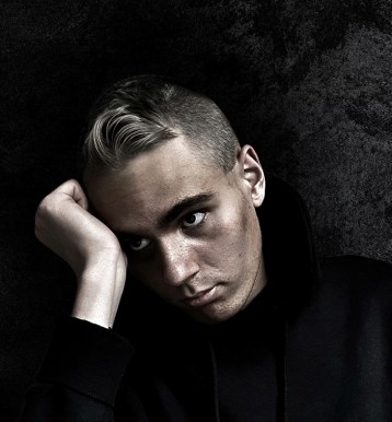 Model Jasby
