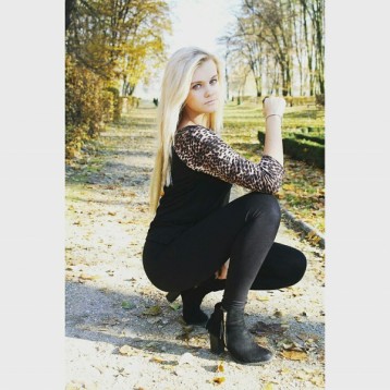 Modelka Blondi_he