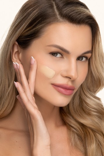 Modelka caaroliine