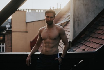 Model Mauro