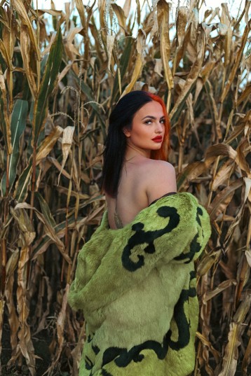 Modelka QueenofDarkness