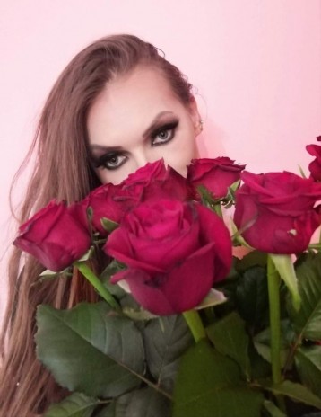 Modelka KinUla
